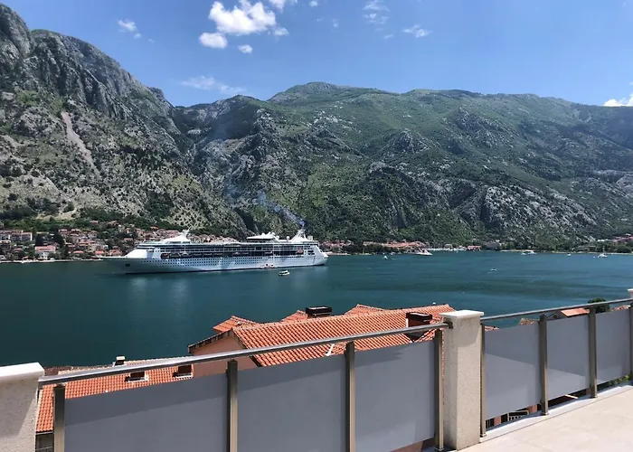 Apartments Seaview Estate Radovic