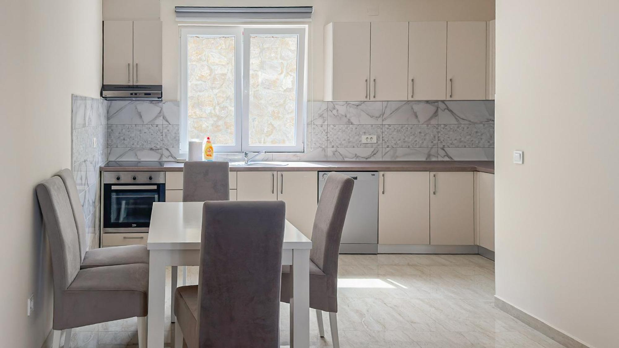 Apartment Seaview Estate Radovic